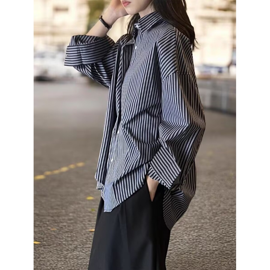 Vintage Fashion Hong Kong - Camisa Feminina Listrada Azul de Manga