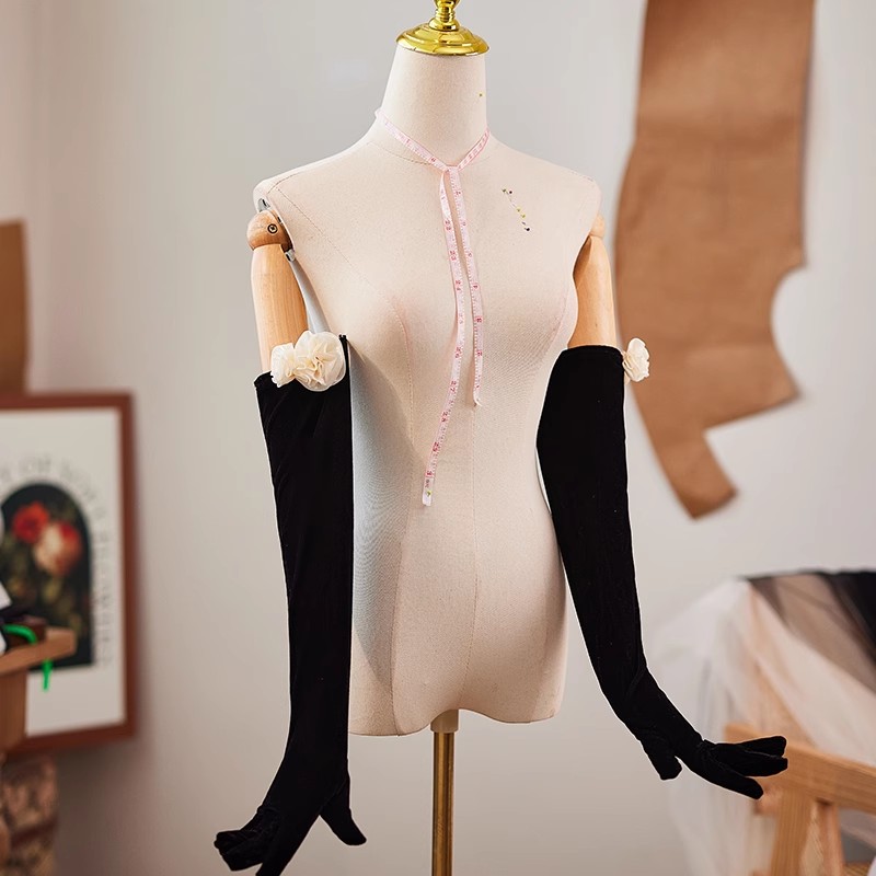 Vintage Fashion Photographers - Feminino elegante flor preta longo luva