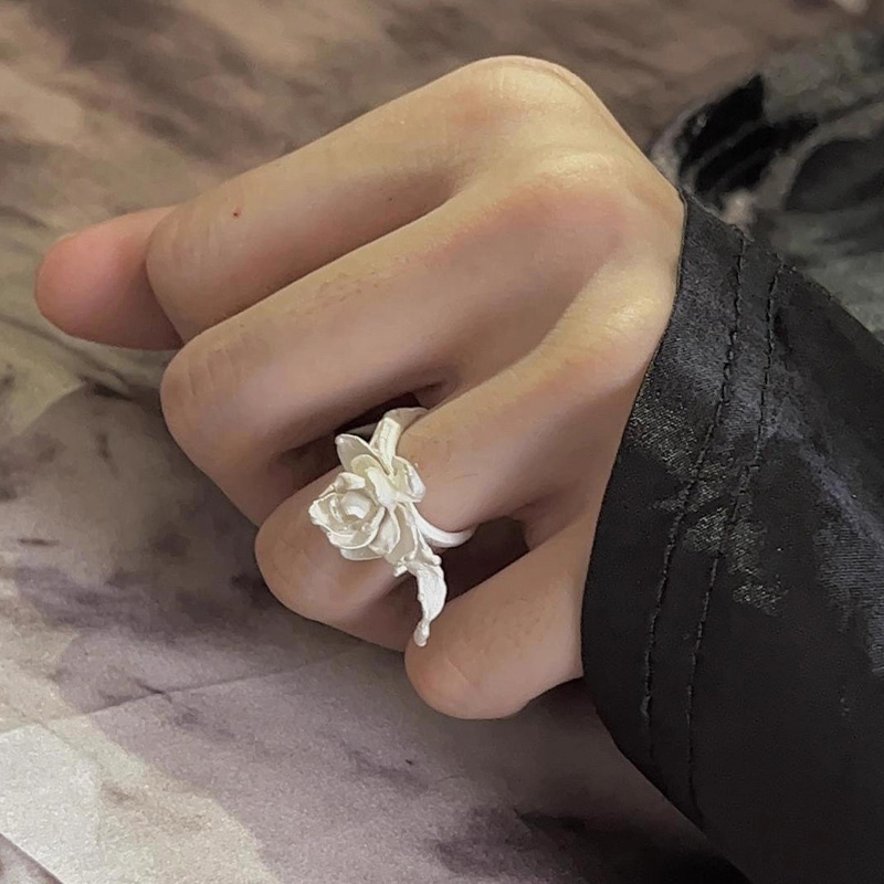 Anel de flor da moda, acessóri - Vintage Fashion Buyer avaliação e preço