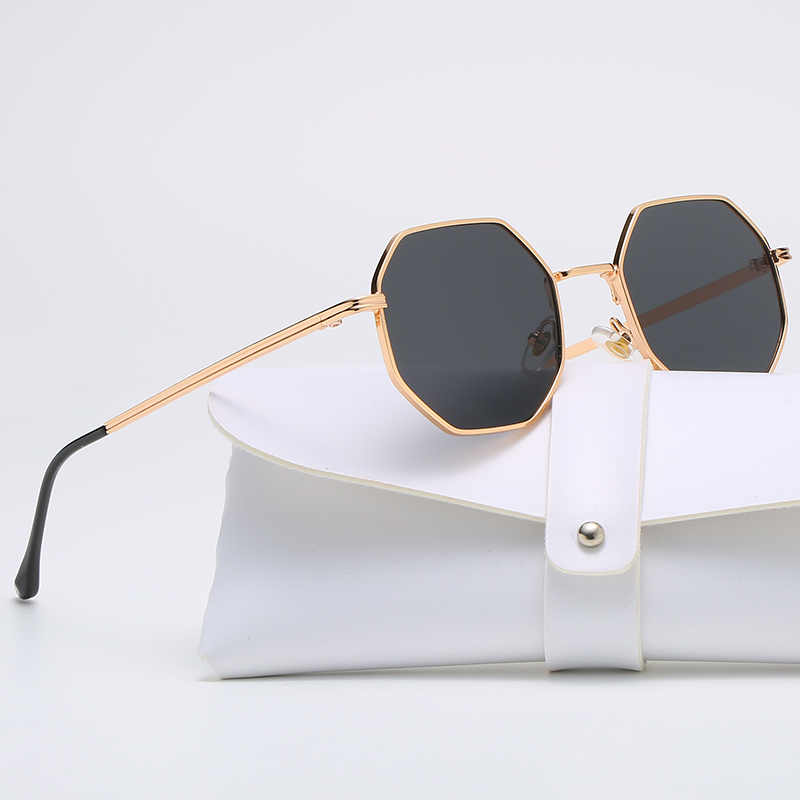 Óculos de Sol Metálicos em For - Vintage Fashion De avaliação e preço